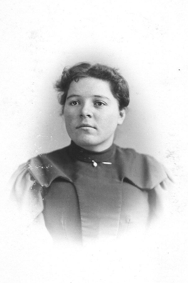 Julia Whitney.jpg